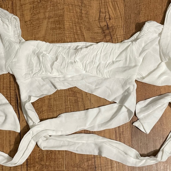 SHEIN white puff sleeved wrap crop top - Picture 13 of 13